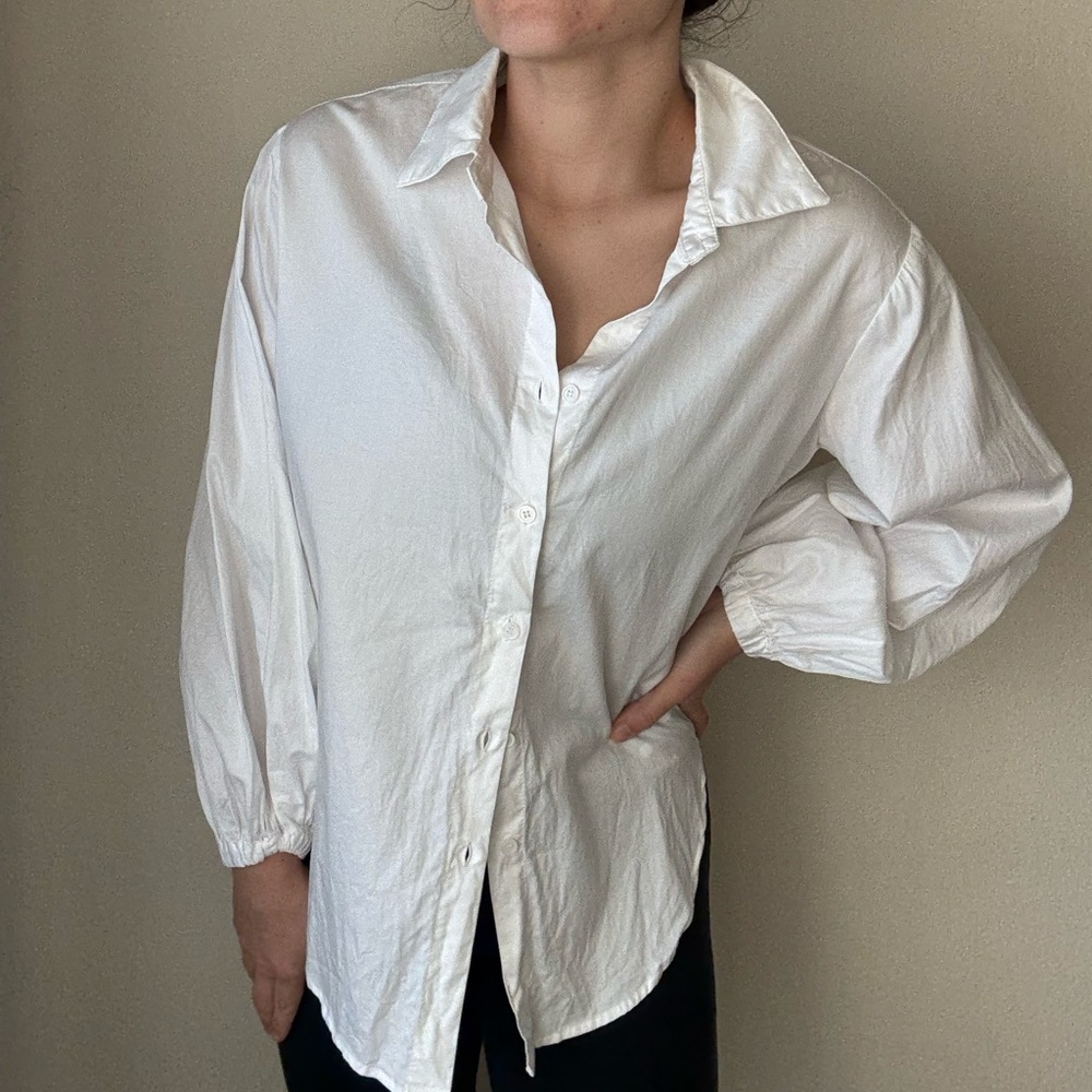 Sheike White Button-Up Blouse size small